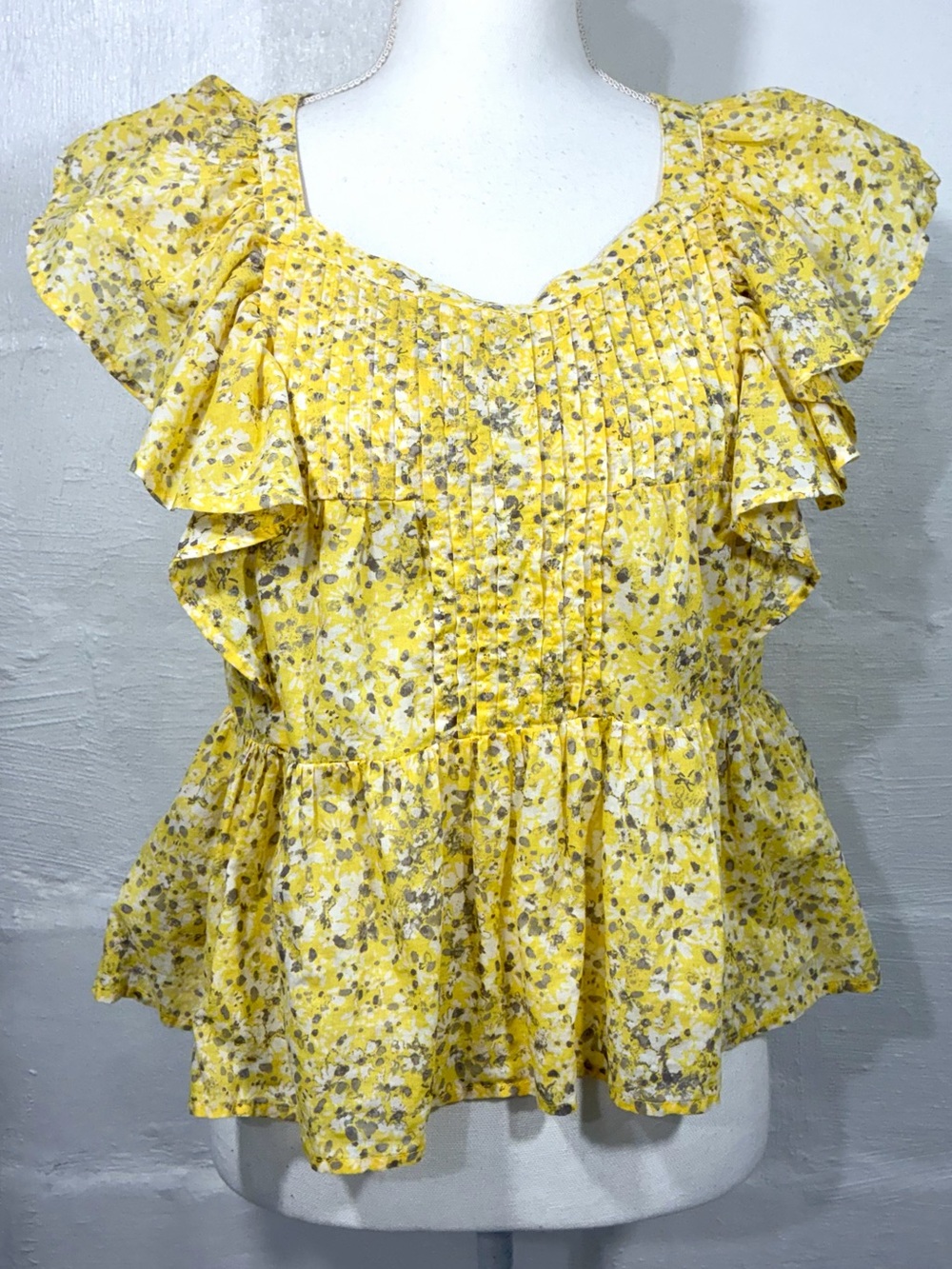 DIVIDED H&M FLORAL RUFFLE TOP
